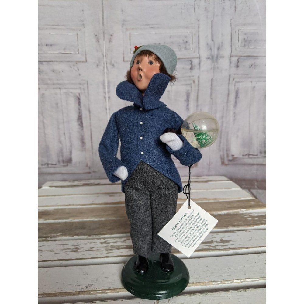 Byers choice snow globe Christmas traditions boy f‎